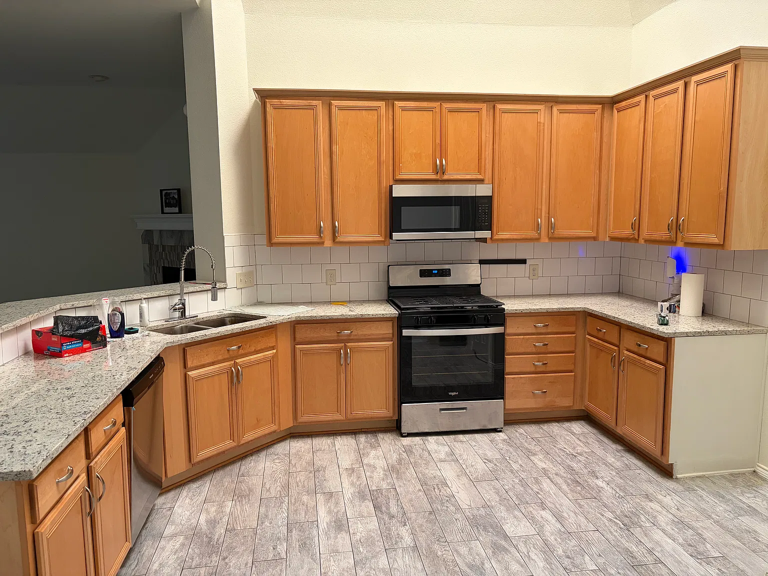 4 bed, 2647 sqft, $2,400 — Photo 4