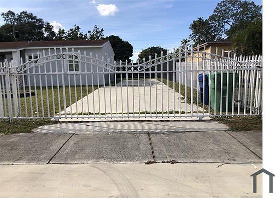 2nd image of 15620 NW 27th Pl