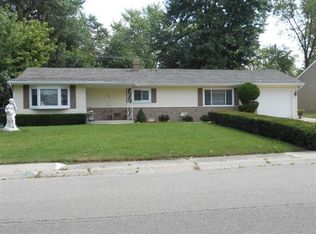 206 Fairway Rd, Carpentersville, IL 60110