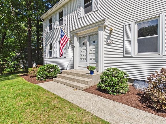 2nd image of 500 Inverness Ln