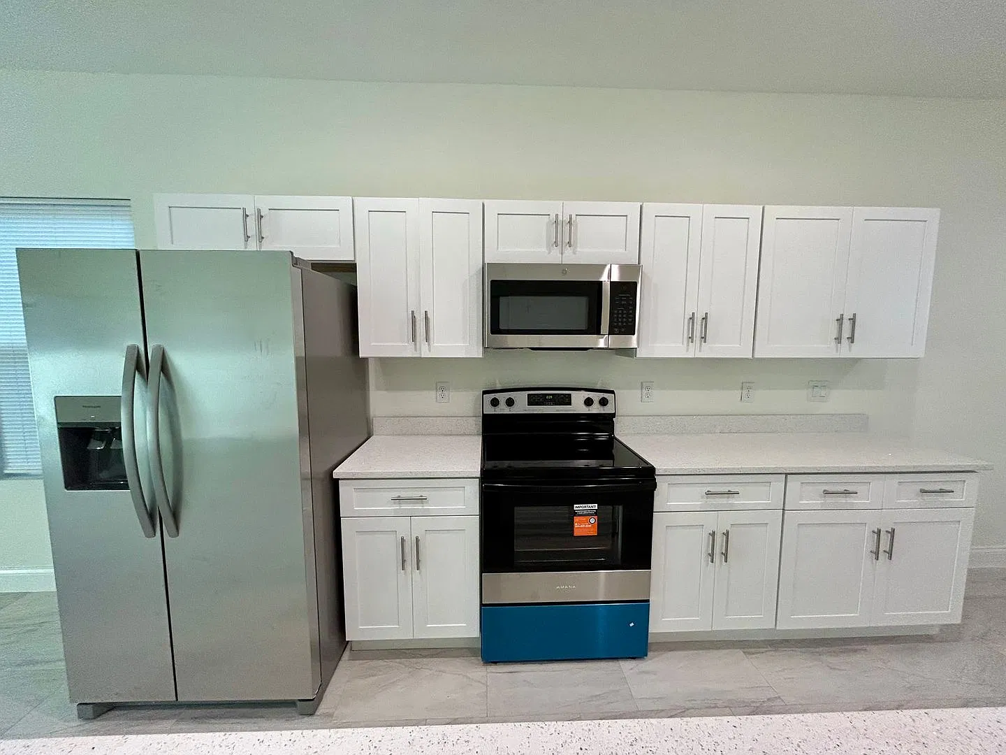 Brand-New 4-Bedroom Home with Modern Finishes and Convenient Orlando Access — Photo 4