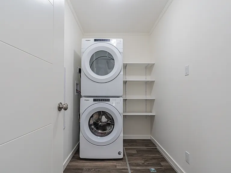107 Thode Ave — Photo 36