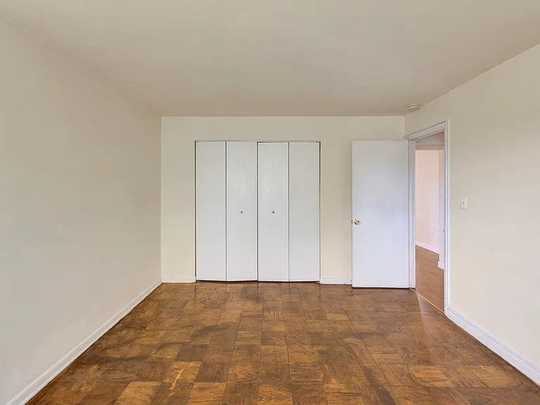 5704 Seymour Ave #10 — Photo 5