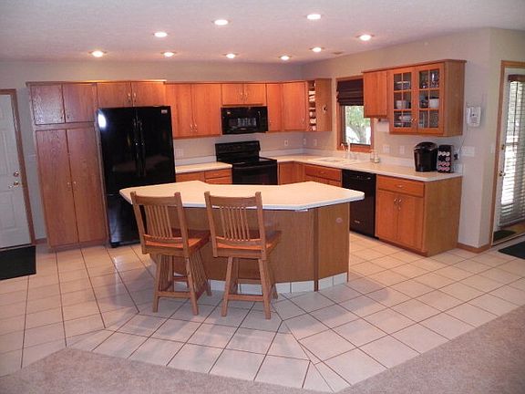 2nd image of 4027 Palace Dr