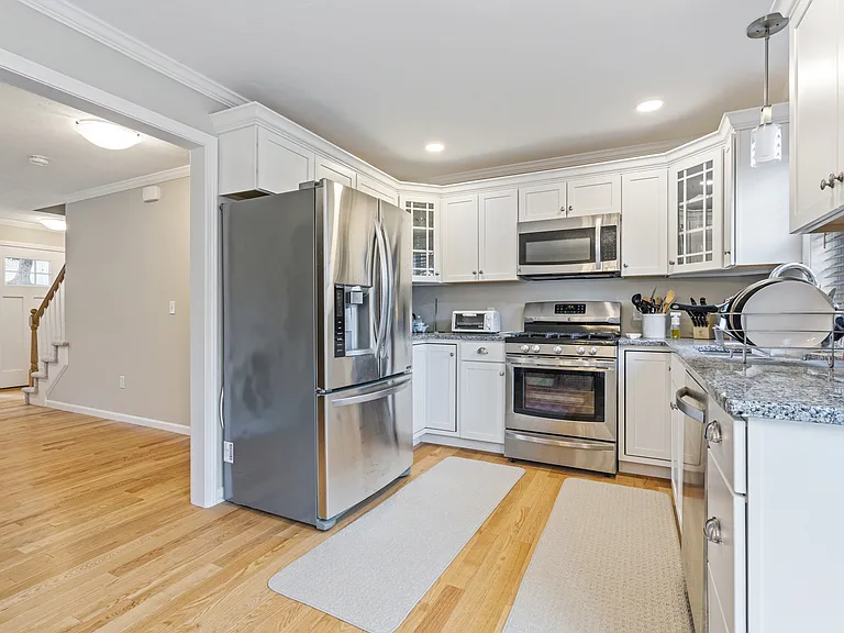 4 Fairview St #10-1-1 — Photo 8