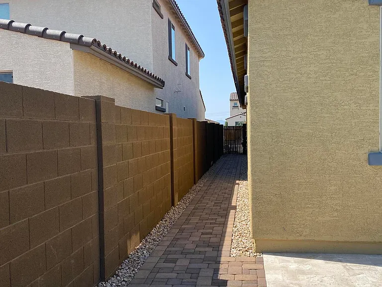 8826 W Medlock Dr — Photo 33
