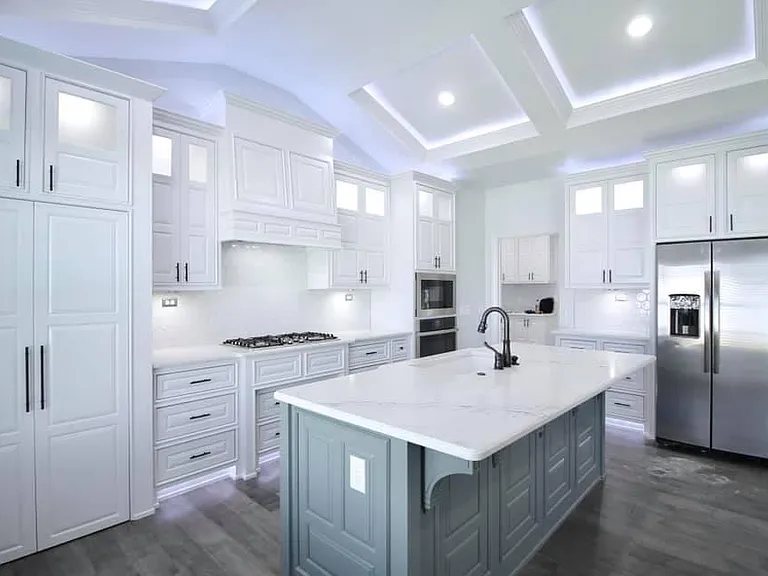 502 SW Ramsey Ln — Photo 1