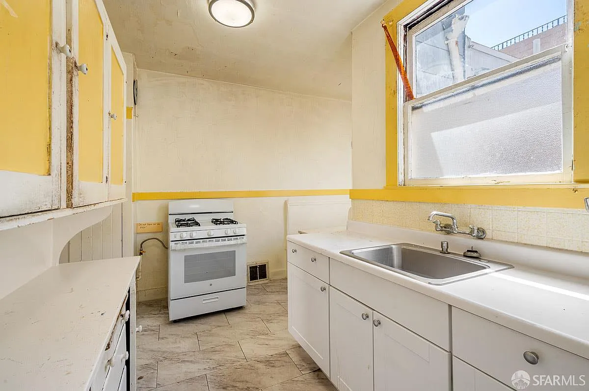 627 22nd Ave - Photo 5