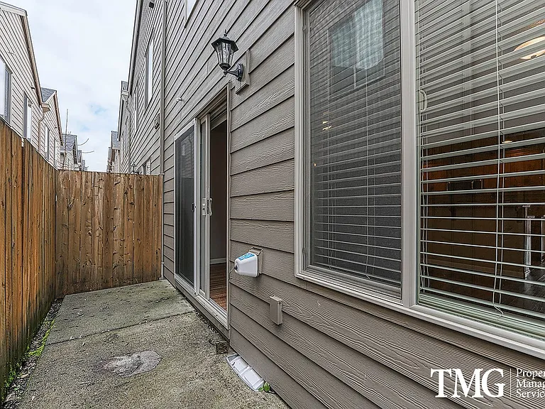 9807 NE 76th Way — Photo 29