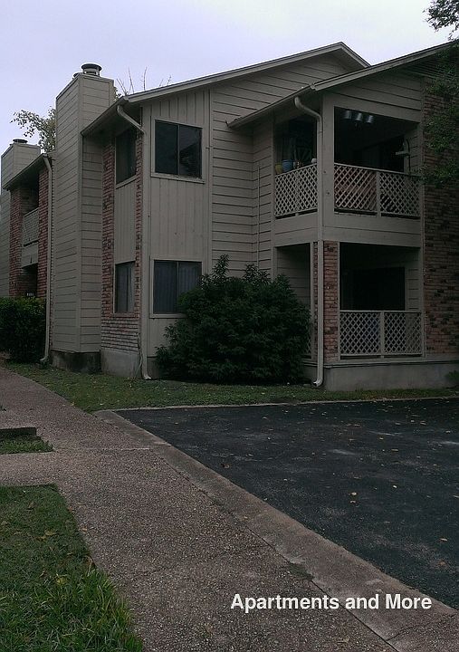 1st image of 421 W San Antonio St