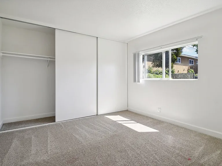 ALAMEDA PARK APARTMENTS — Photo 32