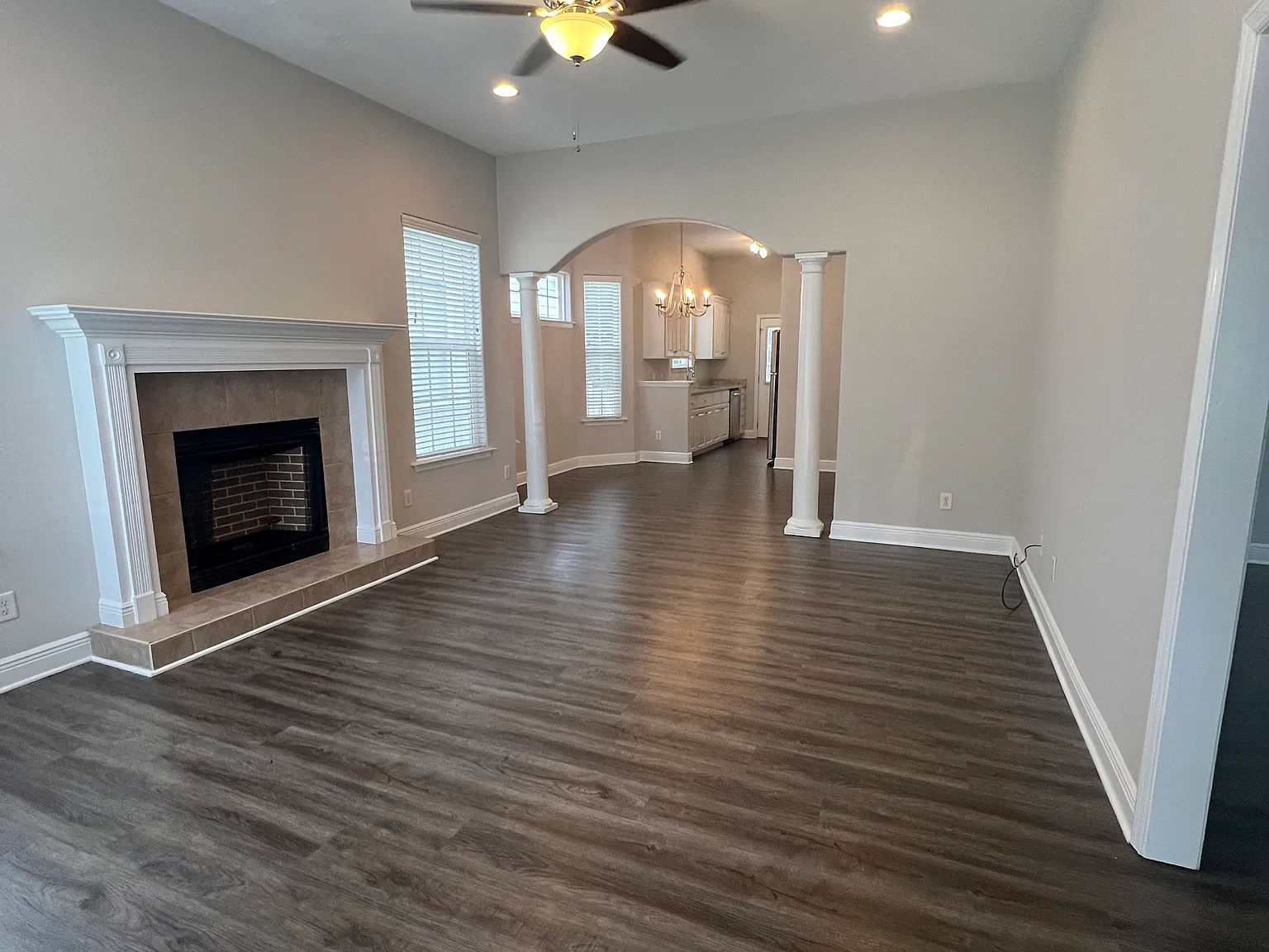 3 bed, 1162 sqft, $1,995 — Photo 3