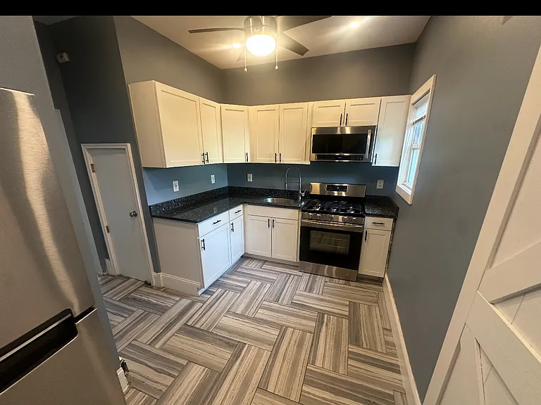 111 Ring St #1 — Photo 5