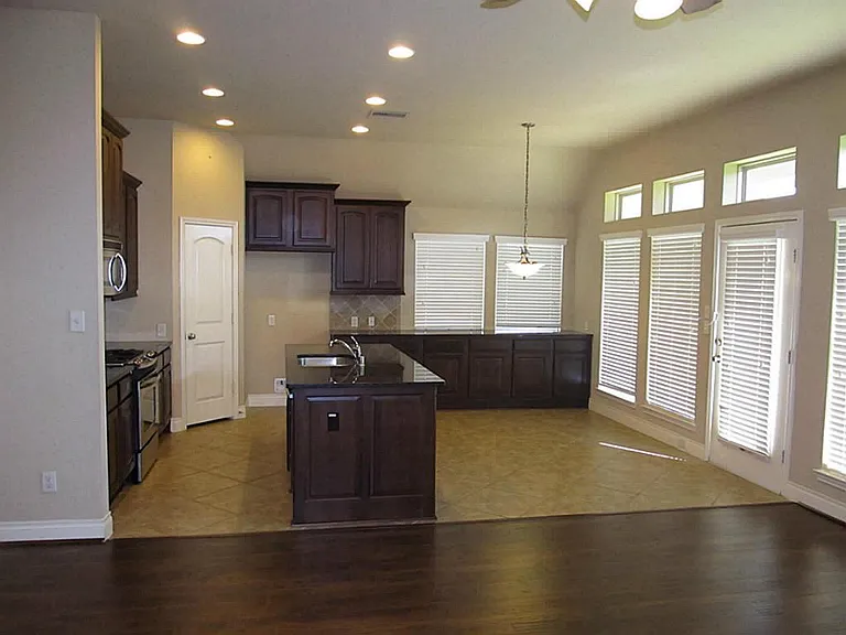 14104 Green Thicket Dr — Photo 16