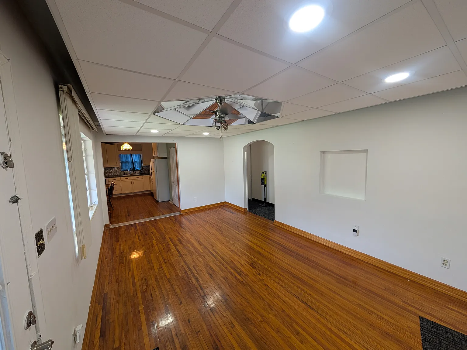 3 bed, 1500 sqft, $1,925 — Photo 3