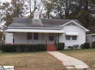 108 Center St, Greer, SC 29651