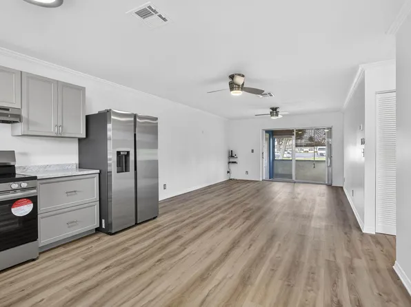 2960 Ashley Drive E #D, West Palm Beach, FL 33415