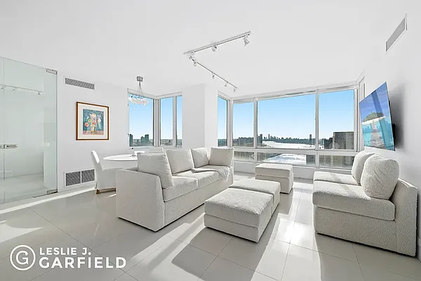 Sold by Leslie J. Garfield | media 17