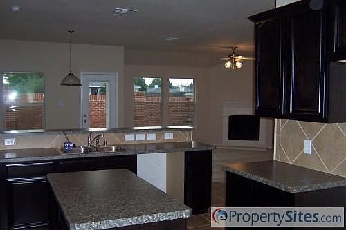 2nd image of 2205 Jocelyn Way