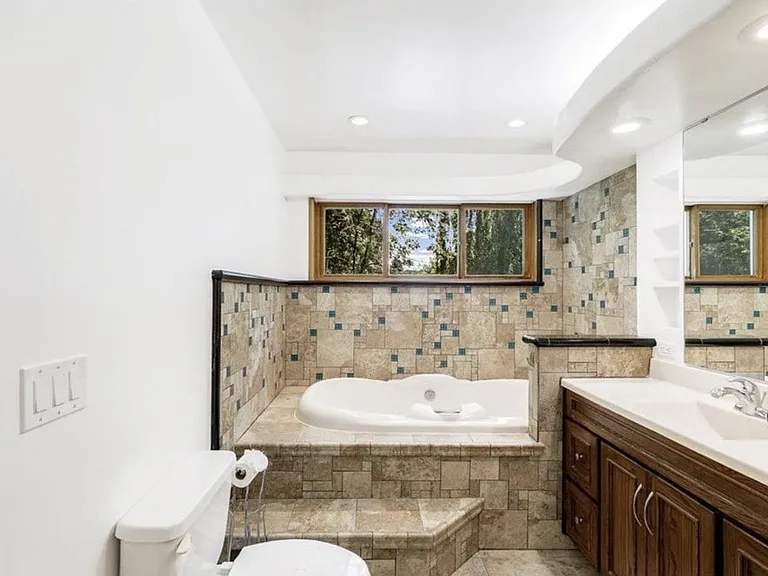 801 Corens Dr — Photo 30