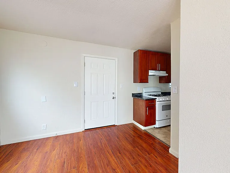 1810 E 25th Street — Photo 71