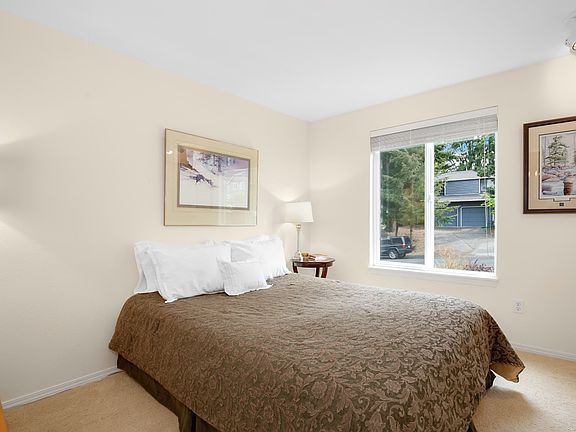 3rd image of 1827 211th Way NE