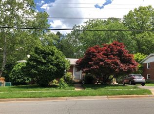 504 Walker St SW, Vienna, VA 22180