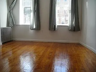 Rented by Robyn Lee, LREB