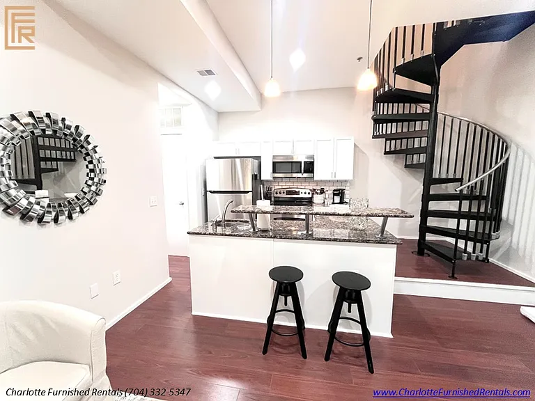 2084 Euclid Ave — Photo 15