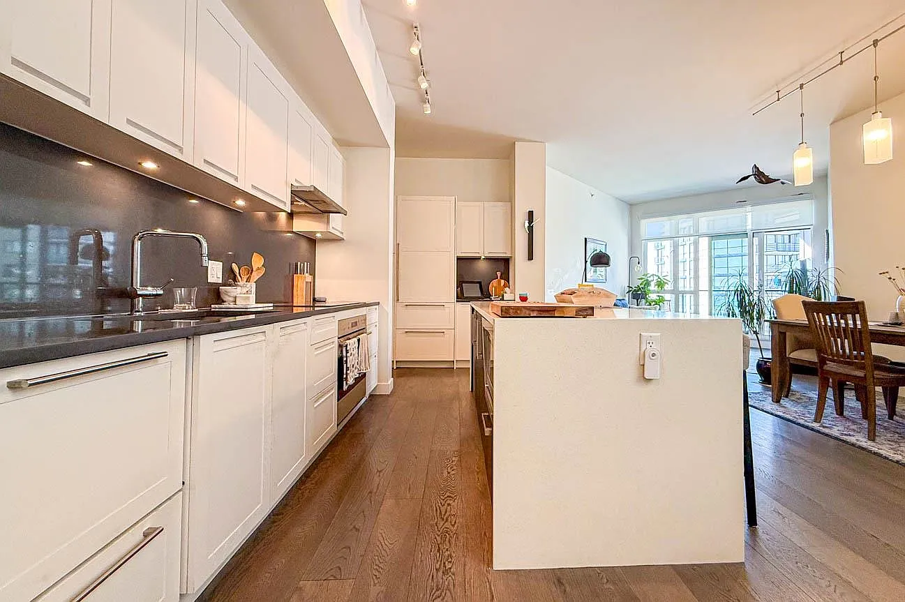 2 bed, 1158 sqft, $4,800 — Photo 2