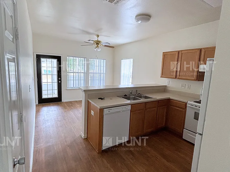 118 Enduring Freedom Pkwy — Photo 4