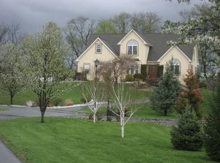 72 Chatham Ct, Charles Town, WV 25414