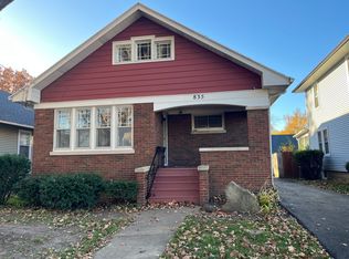 835 5th St, Aurora, IL 60505