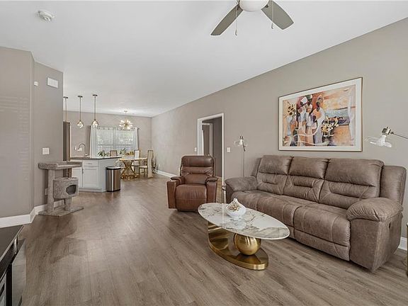 4th image of 5 Gardner Way