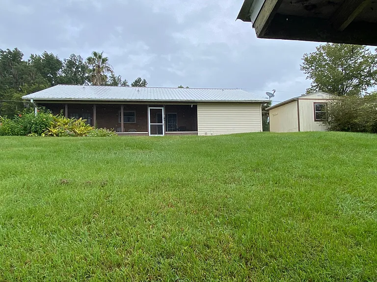 109 Cypress Dr E — Photo 15