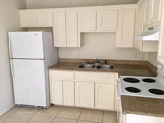 2nd image of 323 N Rockport St Unit A