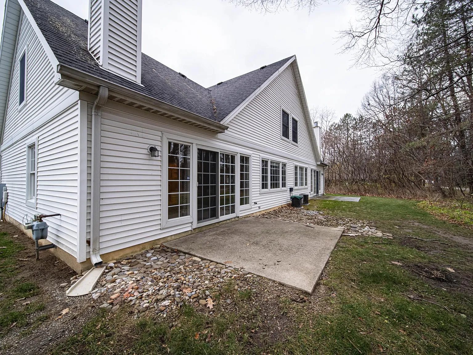 3 bed, 1764 sqft, $2,050 — Photo 4