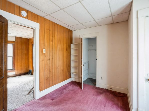 des-moines-iowa-251547765 picture