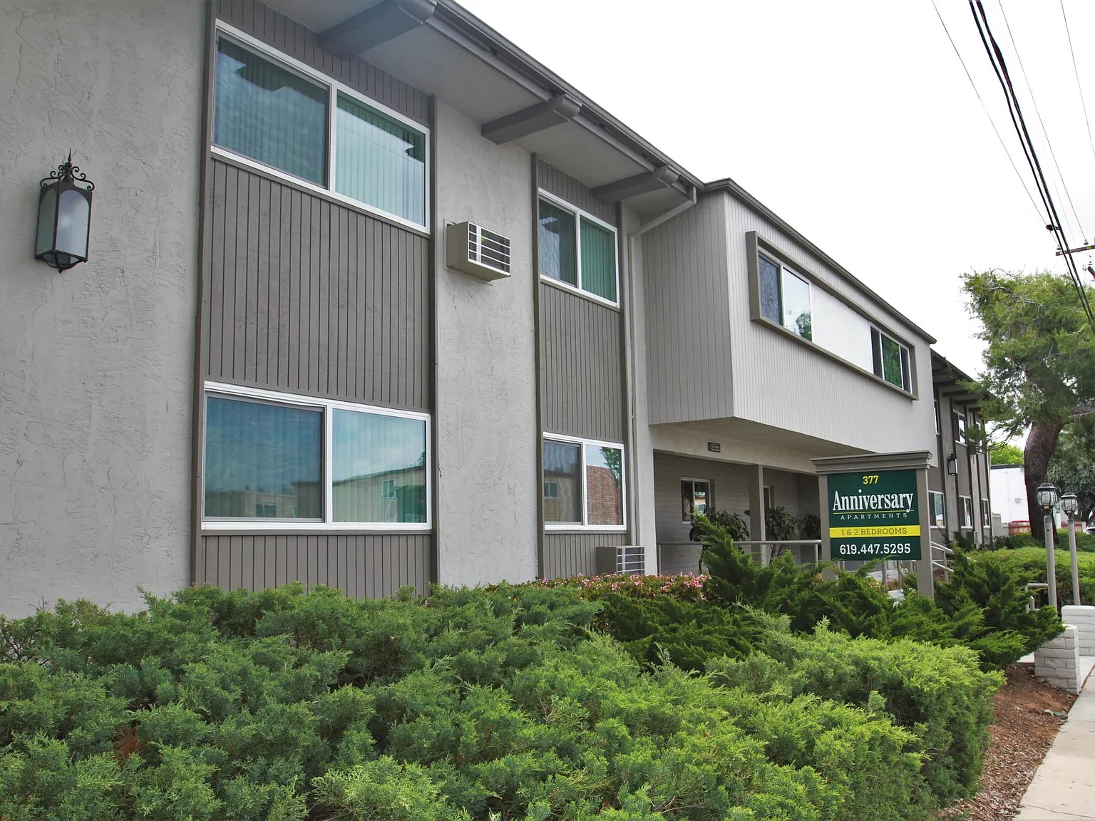 Anniversary Apartments — Photo 1