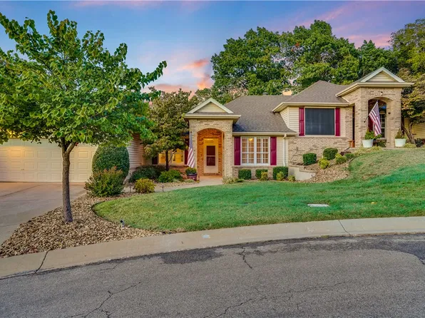 18 Brighton Ln, Bella Vista, AR 72715