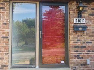 210 Braeshire Dr APT F, Ballwin, MO 63021