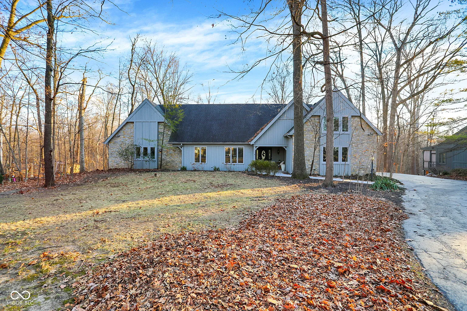 118 White Horse Ln photo 1