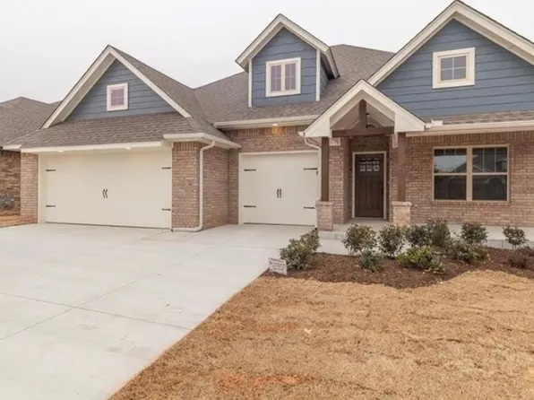 1017 NE 34th Ter, Moore, OK 73160