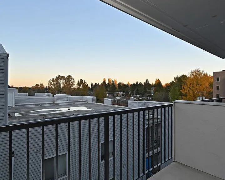 Maple Leaf Residences — Photo 19