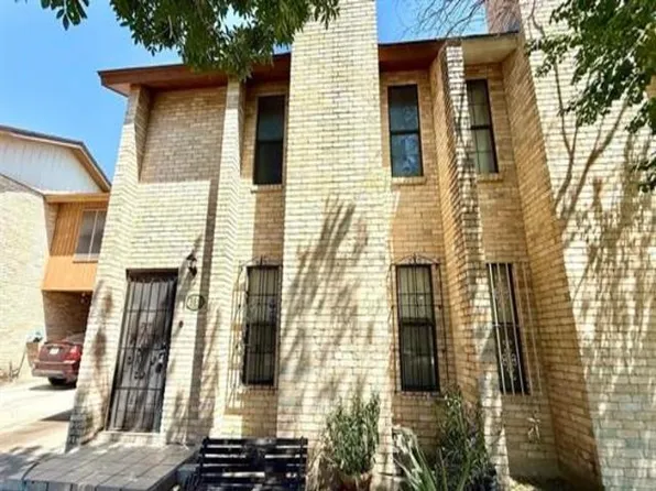2600 E Montgomery St APT 11, Laredo, TX 78043