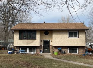 757 Parkway Dr, Saint Paul, MN 55106