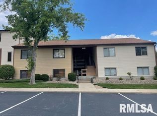 6538 N Allen Rd, Peoria, IL 61614