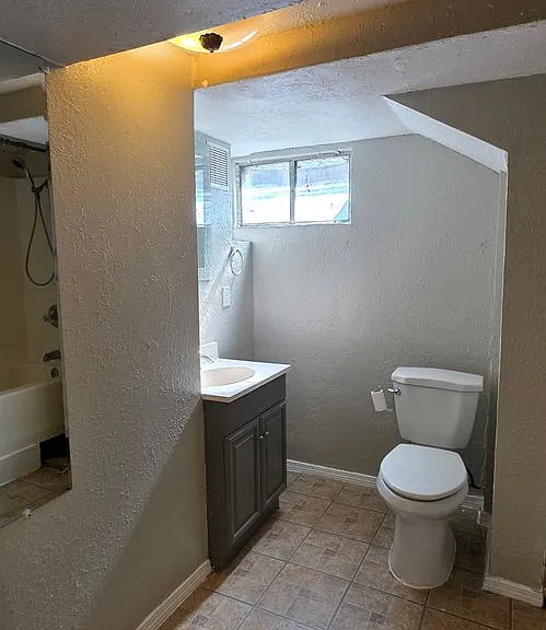 904 Coolidge St — Photo 15
