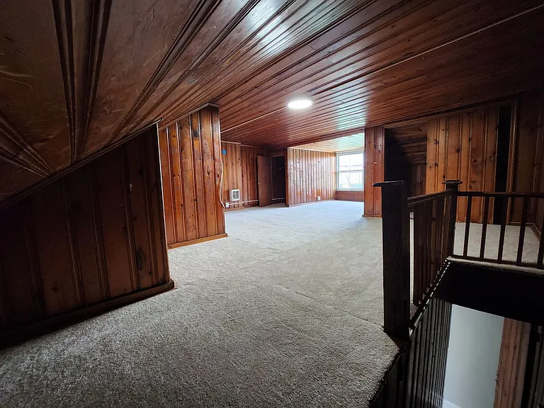 818 W Walnut St — Photo 10