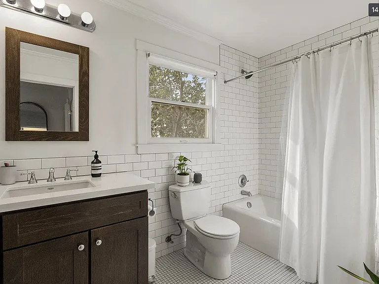 1014 N Manzanita St — Photo 14